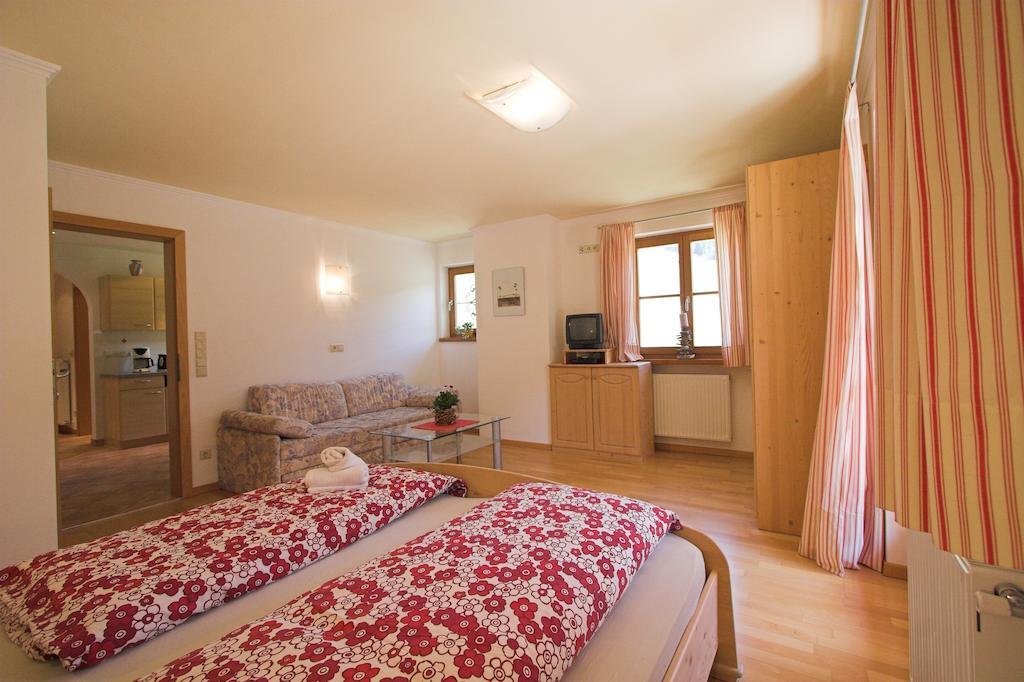 Apartments Dilln Guetl Tires Szoba fotó