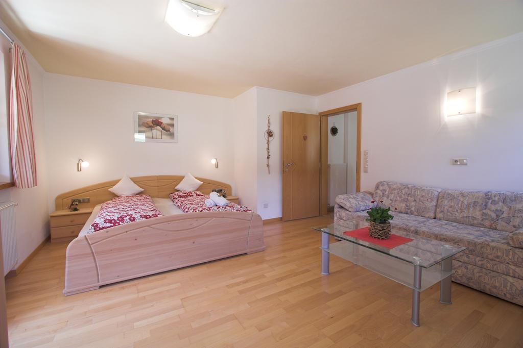 Apartments Dilln Guetl Tires Szoba fotó